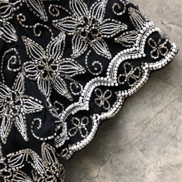 Vintage beautiful embroidered and beaded top - Picture 4 of 9